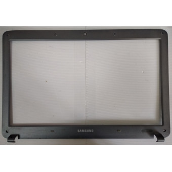 Рамка матрицы Samsung NP-R525-JS03RU с разбора