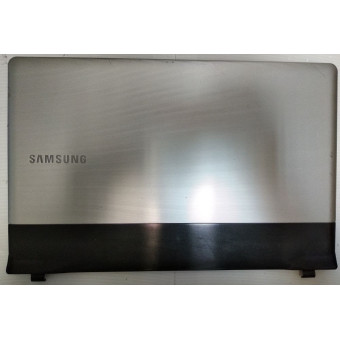 Крышка матрицы Samsung NP300E5A с разбора с дефектом